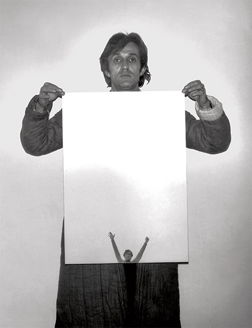 Alighiero Boetti, 1978, photo by Paolo Mussat Sartor