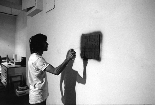 AB while spraying Millenovecentosettanta, 1970, photo by Giorgio Colombo