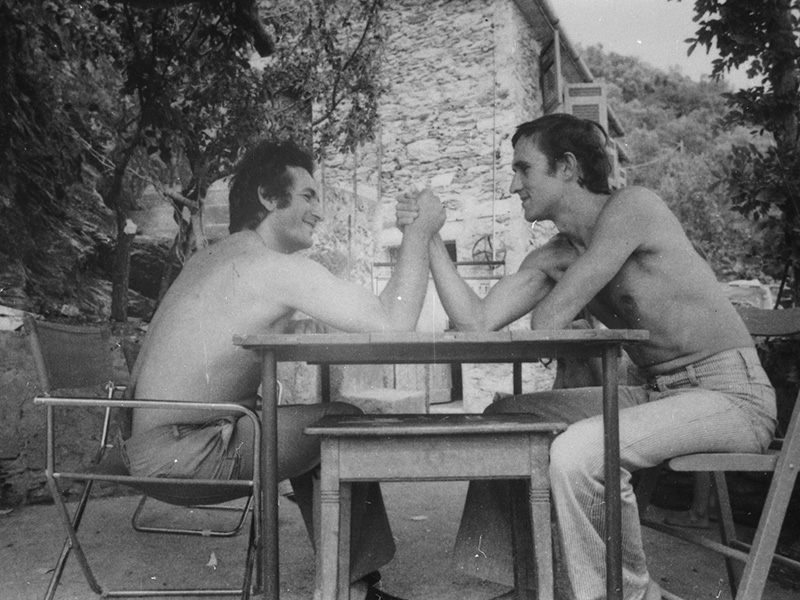 Alighiero Boetti e Salvo – Vernazza, 1969, Foto di Anne Marie Sauzeau