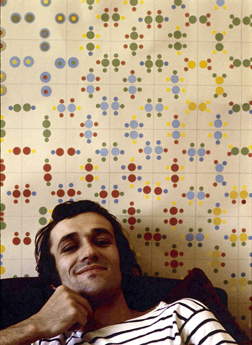 Alighiero Boetti, 1970, photo by Paolo Mussat Sartor